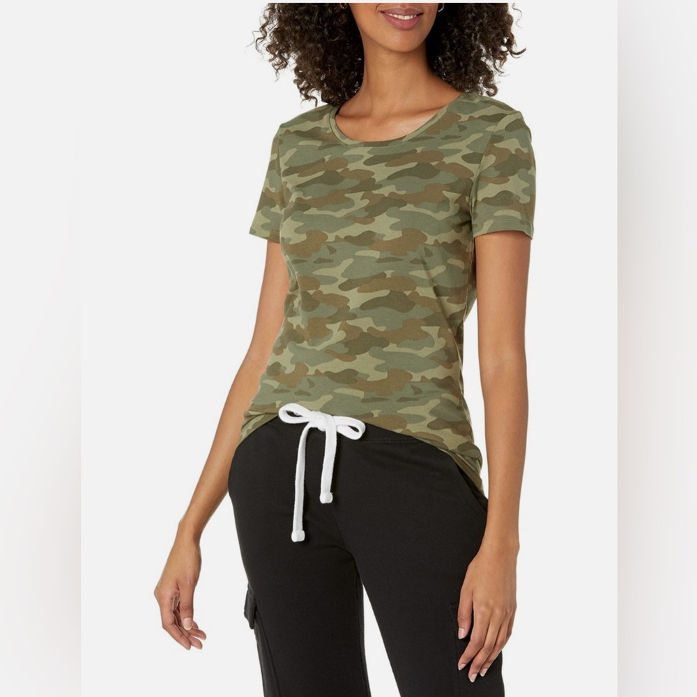 Amazon Essentials Women's Classic-Fit Short-Sleeve Camo Crewneck T-Shirt Size‎ M